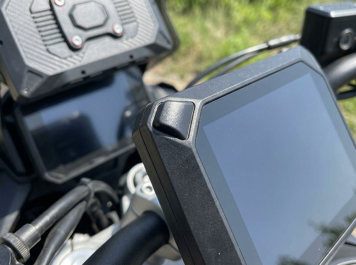 Antenne 4G intégrée dans l'angle du boîtier du Chigee AIO-6 LTE 4G
